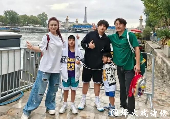 亏损2亿哭穷?邹市明妻子:一件衣服3个儿子轮流穿 节省水电费+饭钱 亏损2亿哭穷?邹市明妻子:一件衣服3个儿子轮流穿 节省水电费+饭钱